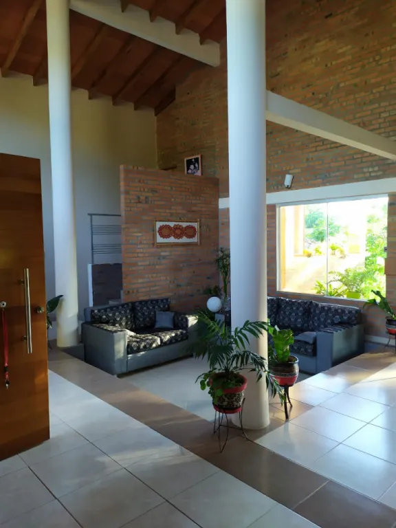 A LA VENTA CASA EN SAN ANTONIO CON ENORME PATIO — foto 3