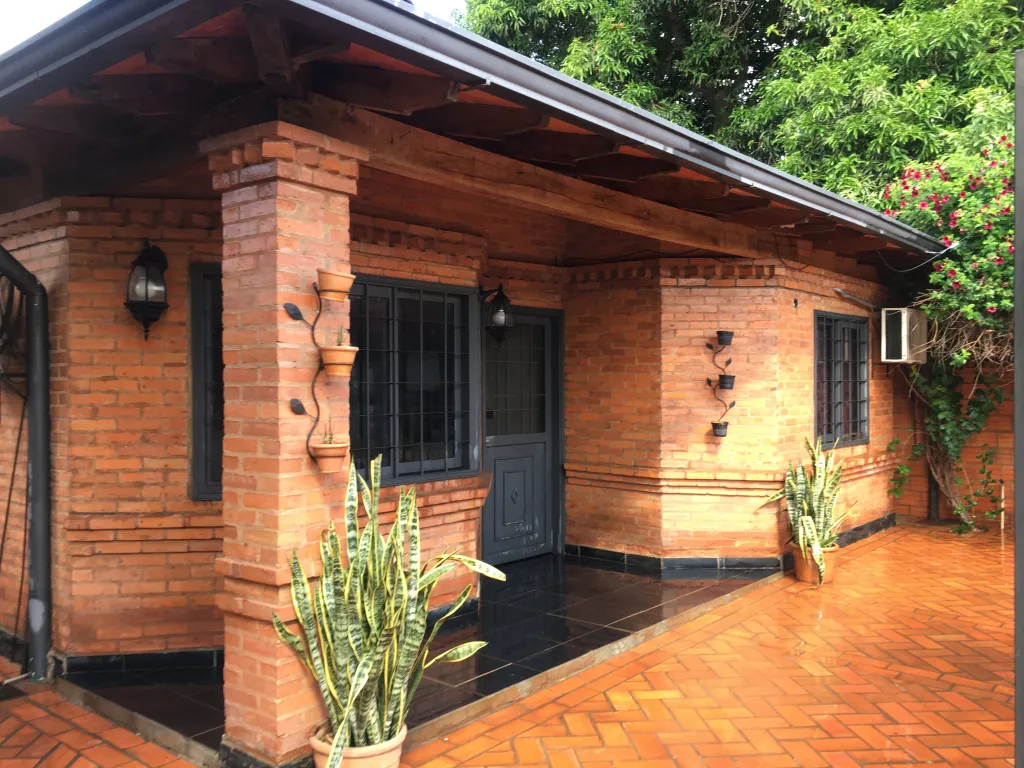Remató casa en Lambare — foto 2