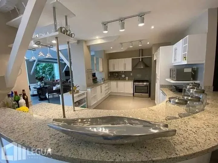 VENDO GRAN RESIDENCIA AMOBLADA SOBRE EL LAGO EN SAN BERNARDINO 🏡⛲‼️ — foto 2
