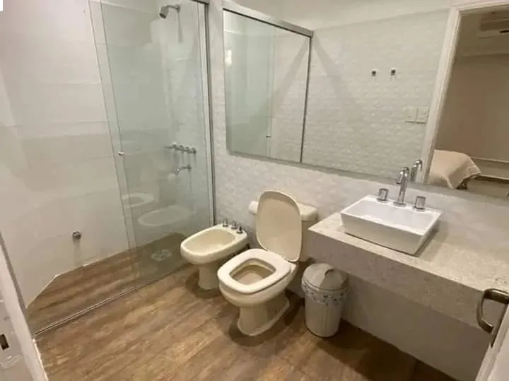 VENDO GRAN RESIDENCIA AMOBLADA SOBRE EL LAGO EN SAN BERNARDINO 🏡⛲‼️ — foto 3