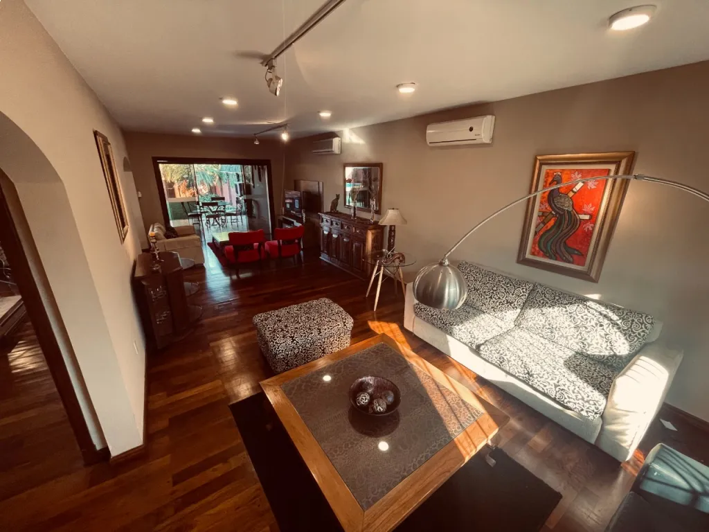 Casa - Venta - Paraguay Asunción Los Laureles — foto 2