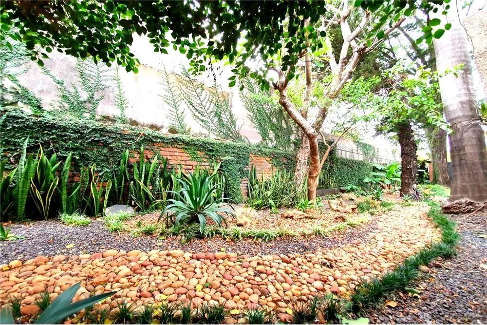 AMPLIA CASA EN TERRENO DE 1.500 M2 ZONA BOTANICO 650,000 USD — foto 3