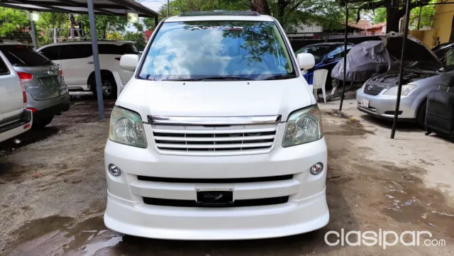 Toyota Noah 2005 — foto 3