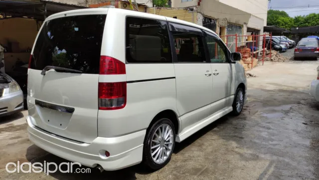Toyota Noah 2005 — foto 6