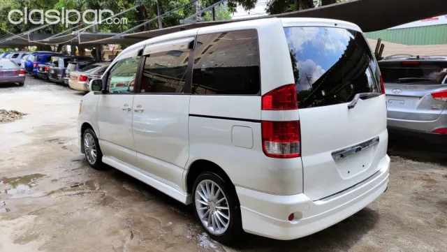 Toyota Noah 2005 — foto 5