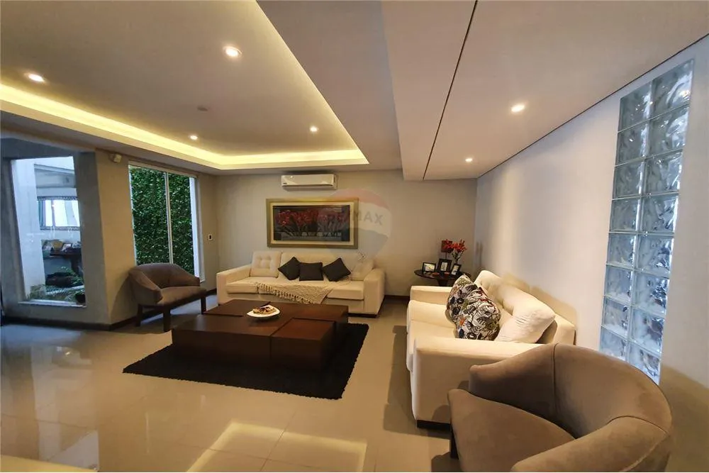Vendo hermosa Residencia en Mburucuya — foto 2