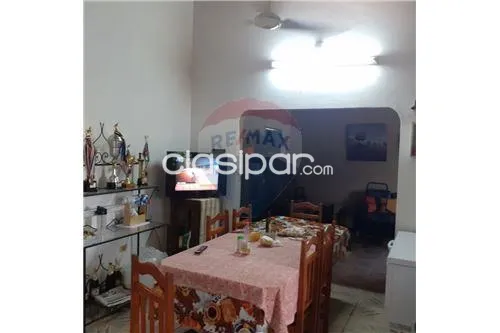 Amplia casa sobre Paz del chaco en Fdo. Zona Sur — foto 2