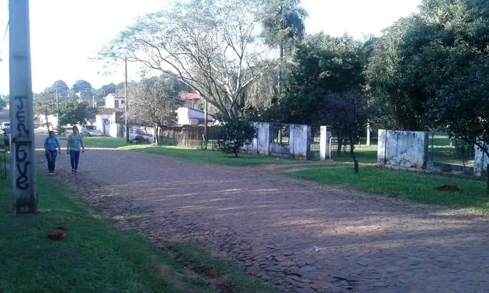 Vendo propiedad con 2 edificaciones en Luque — foto 3