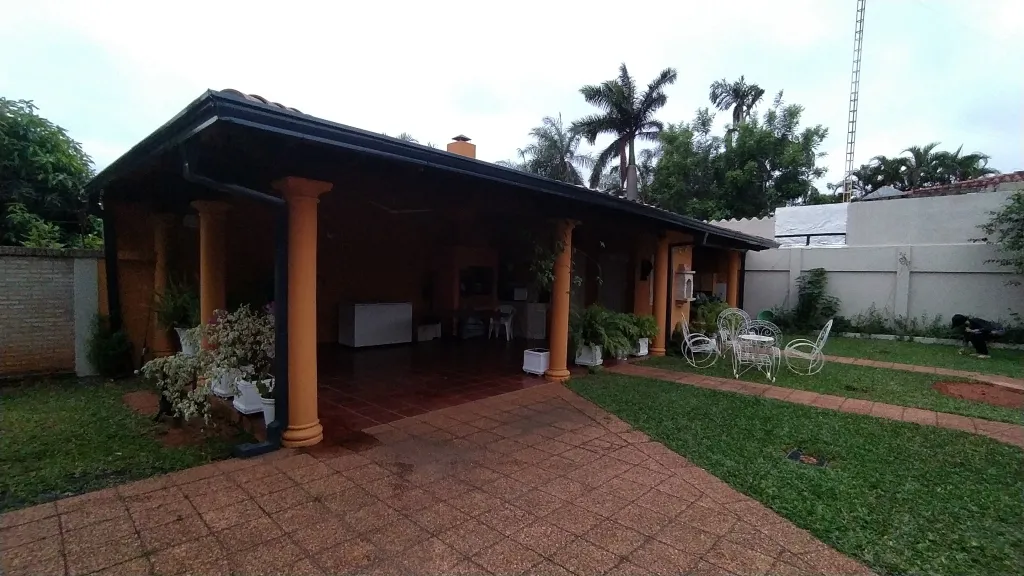 HERMOSA CASA EN LUQUE ZONA VILLA ADELA 3 HABITACIONES — foto 2