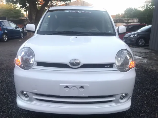 Toyota Sienta 2004 — foto 3