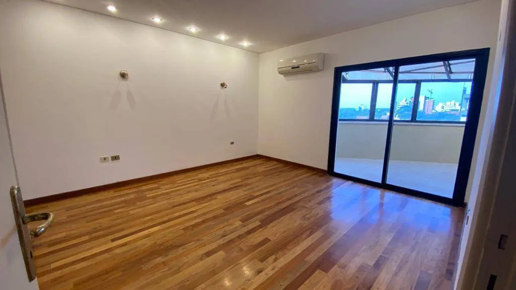 HERMOSO PENTHOUSE EN EDIFICIO DE 3 PISOS EN BARRIO MANORA — foto 2