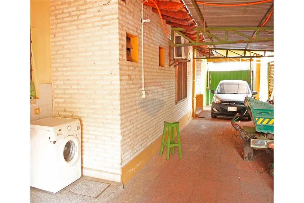 VENDO casa en el Barrio Villa Adela de Luque — foto 3