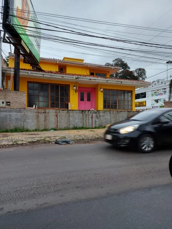 Se alquila local en esquina zona Paseo Carmelitas — foto 2