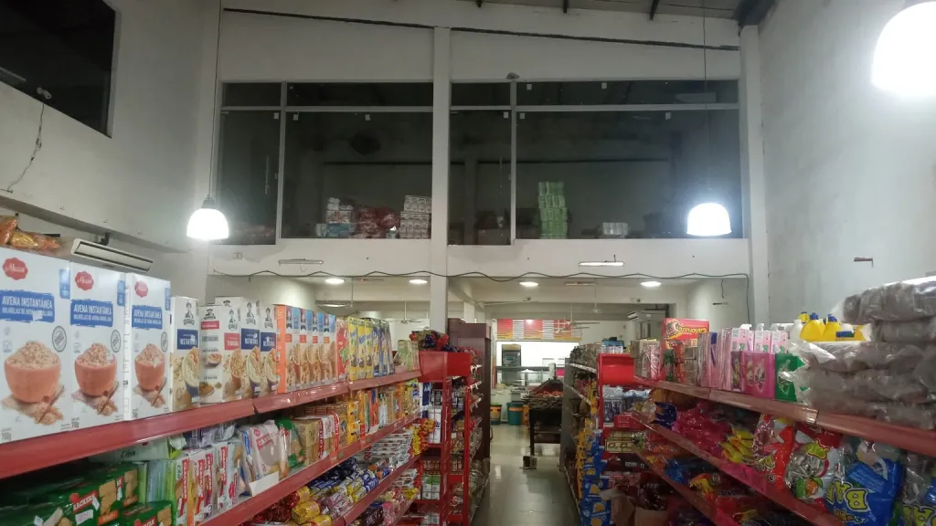 VENDO SALÓN COMERCIAL EN YAGUARON CENTRO COD 4002 — foto 3