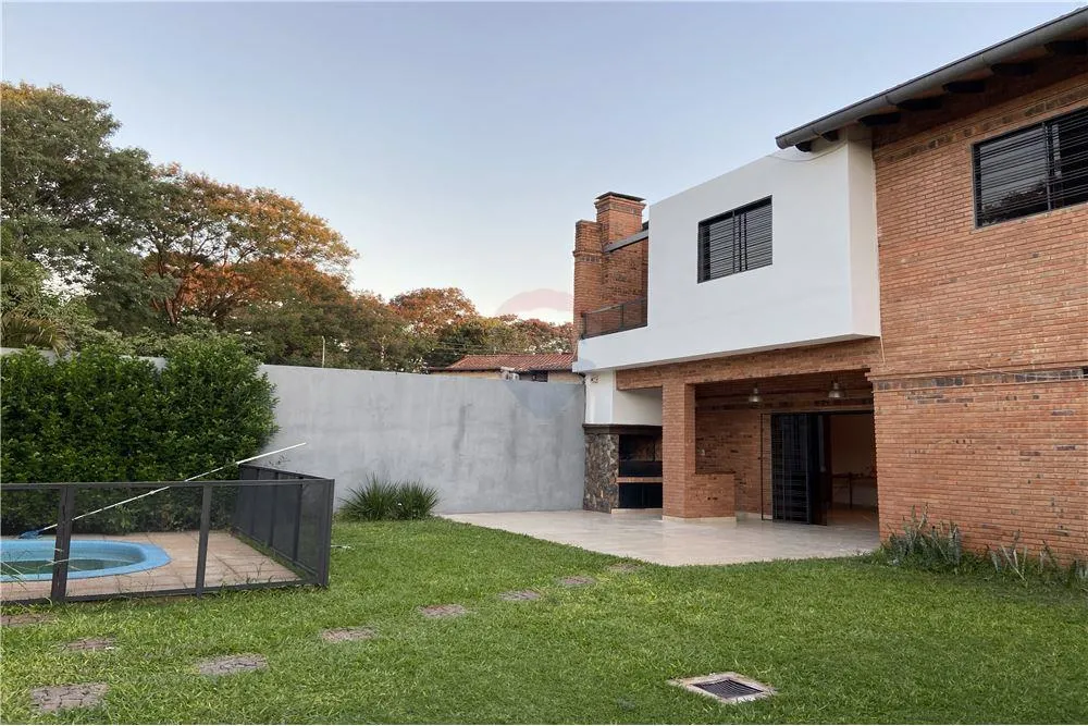 Hermosa Residencia con Piscina detrás del Pinedo Shopping — foto 2