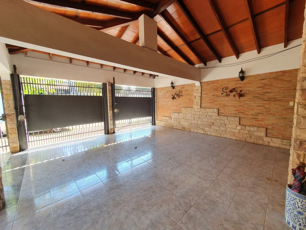 VENDO RESIDENCIA - ZONA UNIVERSIDAD AMERICANA — foto 3