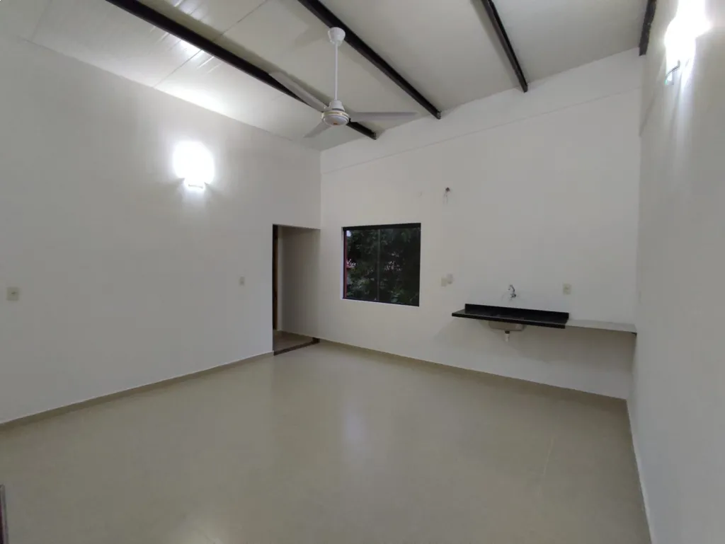 HERMOSO SALON COMERCIAL A ESTRENAR EN ZONA COMERCIAL,IDEAL PARA CUALQUIER TIPO DE NEGOCIO! — foto 2