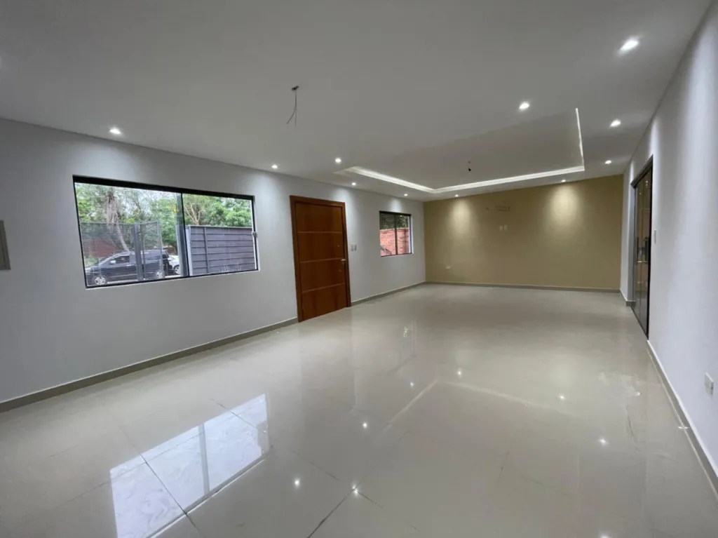 VENDO RESIDENCIA EN LUQUE MORASCUE — foto 2