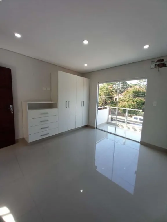 VENDO DUPLEX A ESTRENAR EN LAURELTY-LUQUE — foto 2