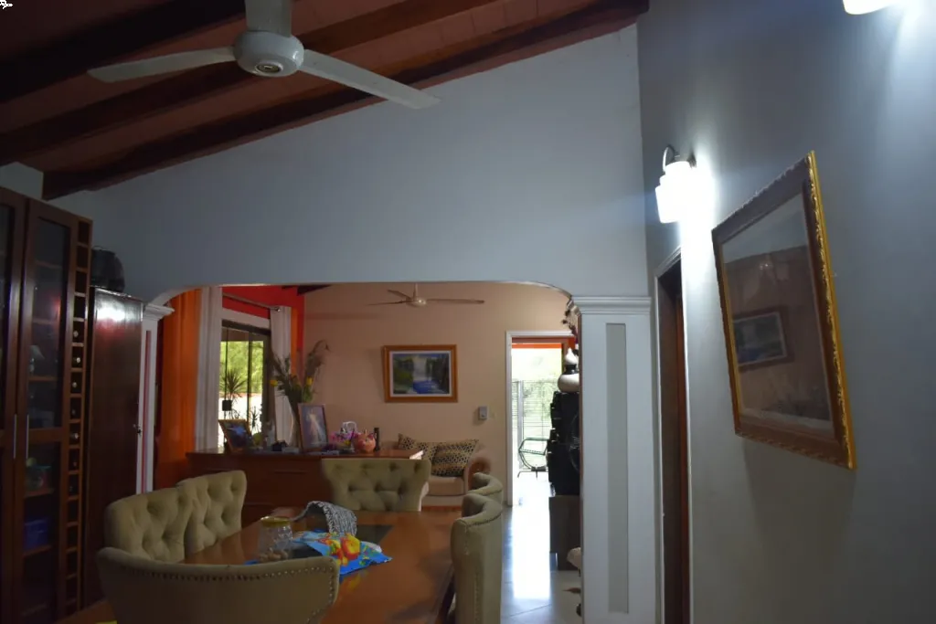 Mariano Roque Alonso Vendo Hermosa casa a 200 metros del asfalto B. Defensores del Chaco — foto 2