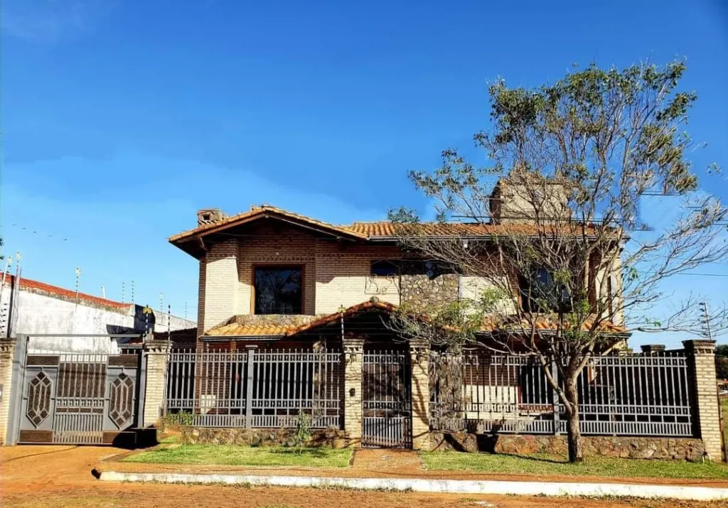 VENDO CASA EN CIUDAD DEL ESTE VILLA BANCARIA COD 4057 — foto 2