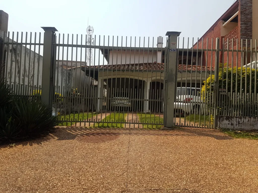 VENDO AMPLIA CASA EN SAN VICENTE ASUNCION — foto 2