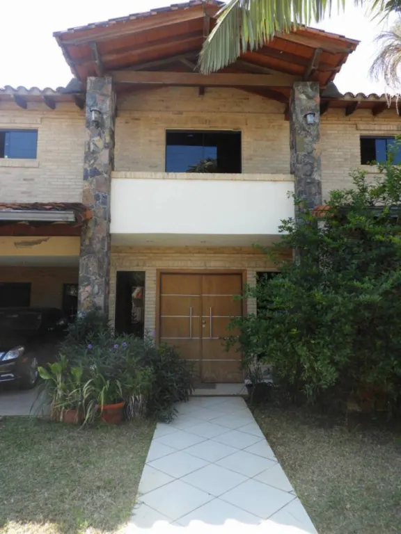 CASA EN VENTA EN VILLA ADELA - LUQUE — foto 2