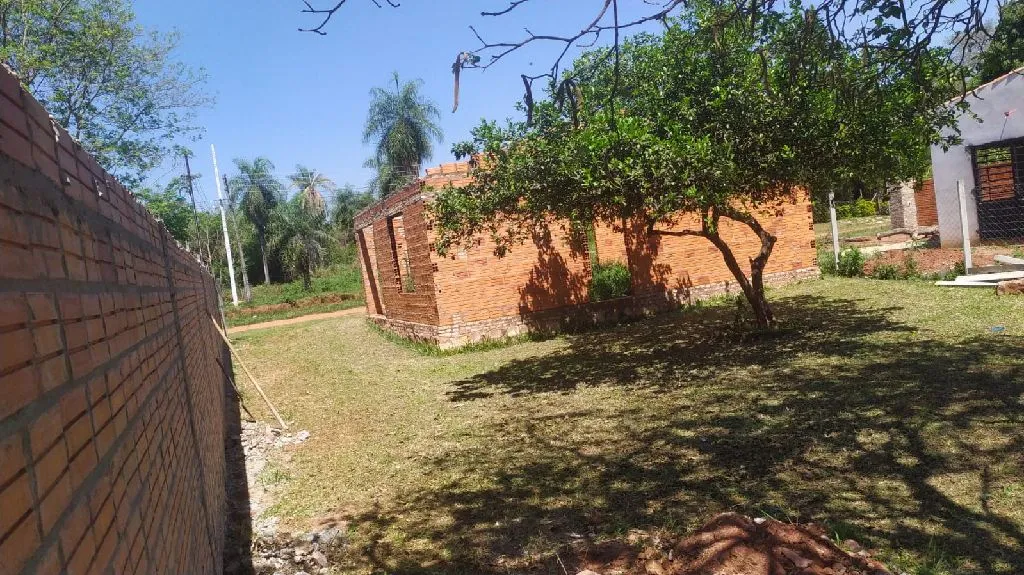 Terreno con casa a terminar en capiata ruta2 — foto 2