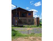 Duplex zona libertad y laguna grande a metros de mariscal lopez sobre la calle jacaranda