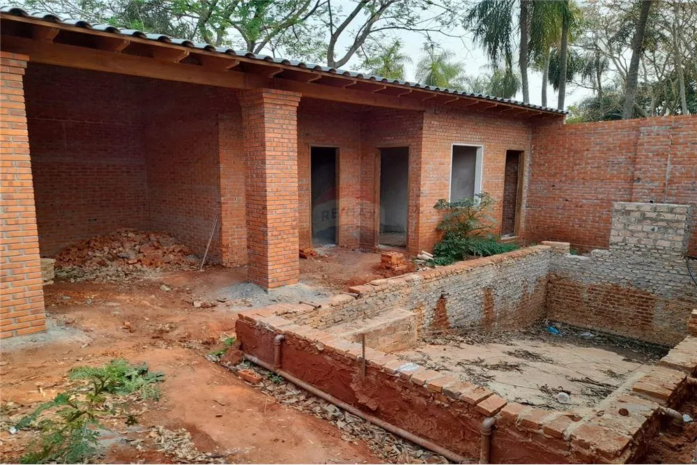 HERMOSA Y AMPLIA CASA - CIUDAD DE AREGUA - ZONA RESIDENCIAL — foto 2