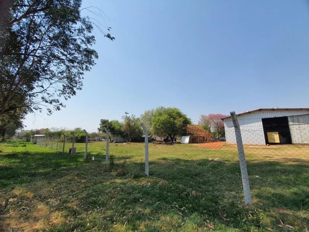 Terreno con tinglado en venta - Limpio — foto 2