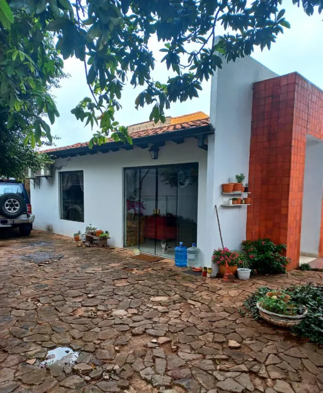 En venta coqueta casa en Fernando de la Mora, zona Sur. — foto 2