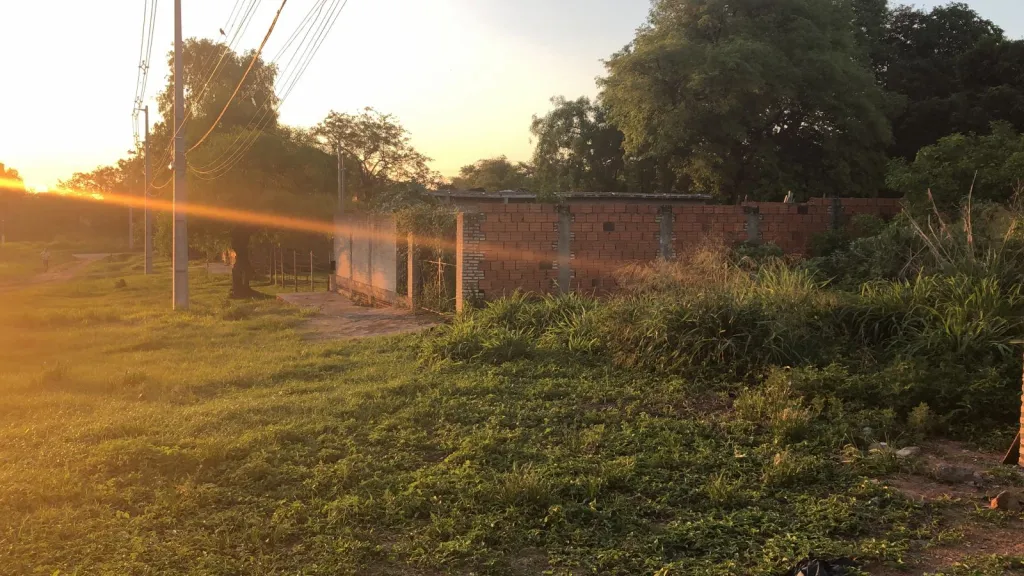 OFERTO TERRENO EN BARRIO SAN MIGUEL A PASOS DEL CASCO URBANO DE ÑEMBY — foto 3