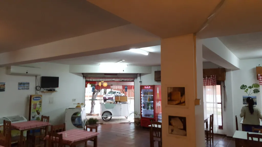 PROPIETARIO ALQUILA EXCELENTE SALON COMERCIAL EN BARRIO JARA — foto 2