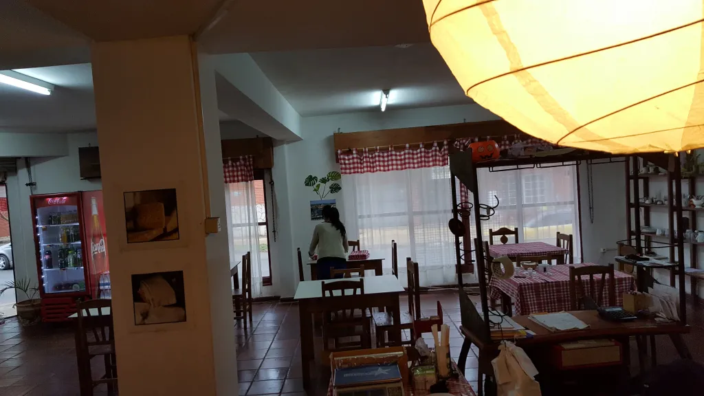 PROPIETARIO ALQUILA EXCELENTE SALON COMERCIAL EN BARRIO JARA — foto 3