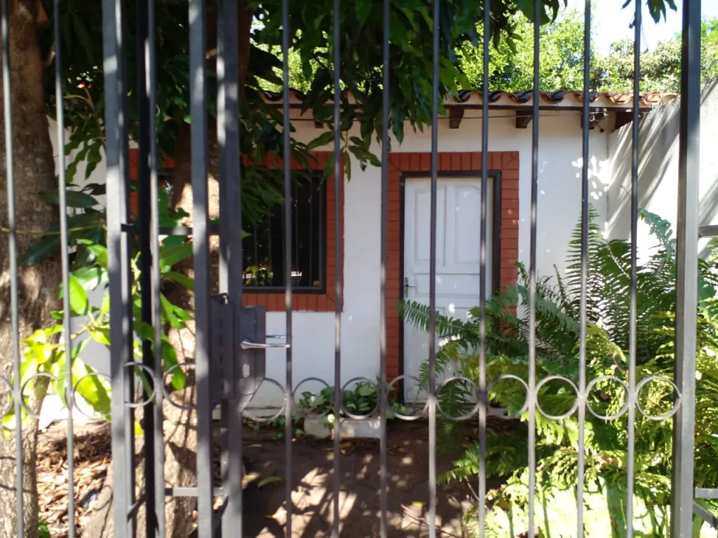 VENDO HERMOSA Y AMPLIA CASA EN SAN LORENZO — foto 3