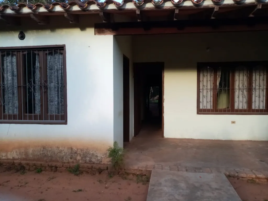 VENDO CASA EN LA CIUDAD DE ALTOS - ZONA COMERCIAL — foto 3