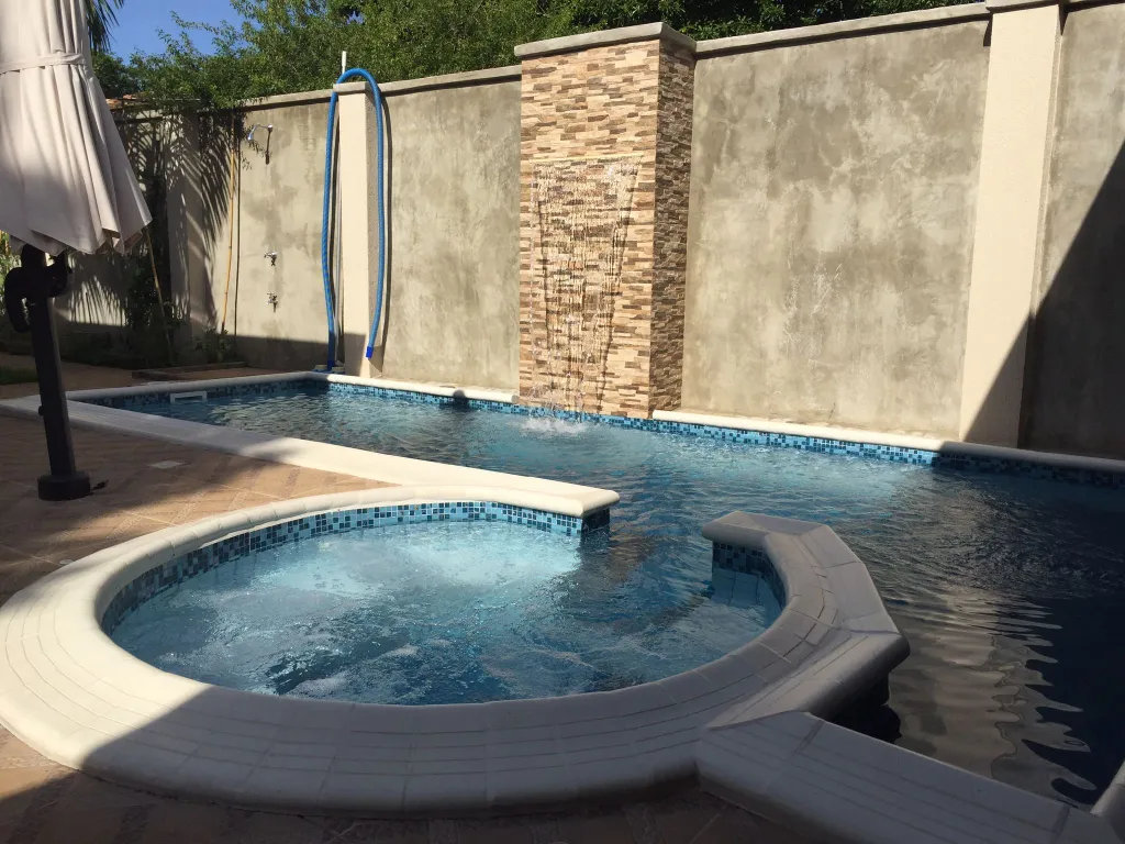 VENDO RESIDENCIA A 5 MINUTOS DEL CENTRO DE SAN LORENZO — foto 2