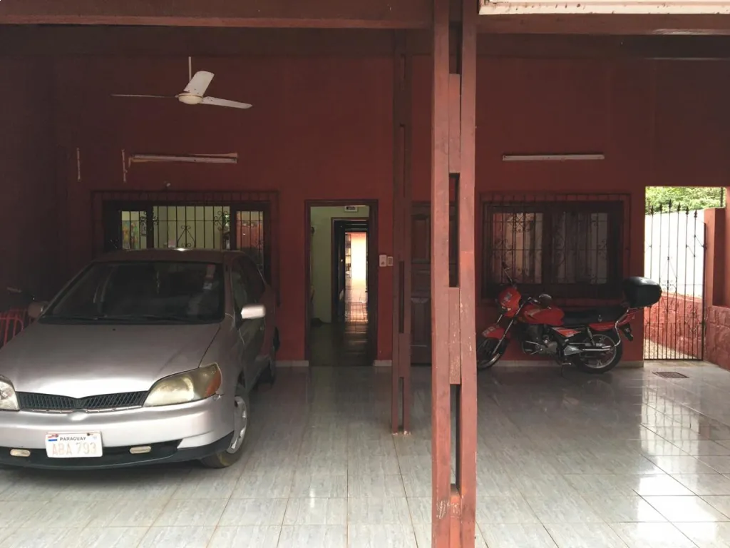 Vendo casa en Ñemby a pasos de acceso sur — foto 2