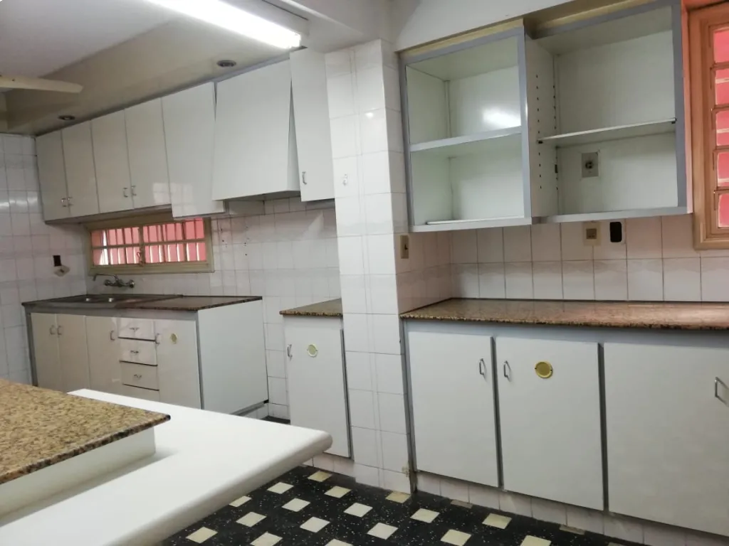 Casa u oficina de 6 dormitorios en barrio Mariscal López — foto 3