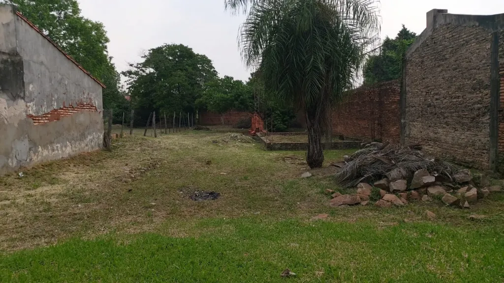 VENDO AMPLIO TERRENO EN LUQUE BARRIO LOMA MERLO COD 4067 — foto 2