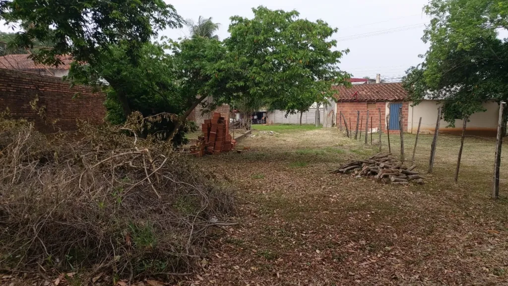 VENDO AMPLIO TERRENO EN LUQUE BARRIO LOMA MERLO COD 4067 — foto 3