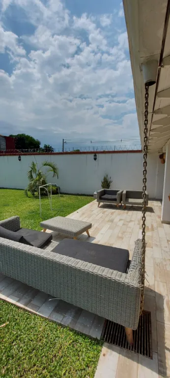 Vendo Amplia Residencia de 4 dormitorios en el Barrio Mburukuja. — foto 2