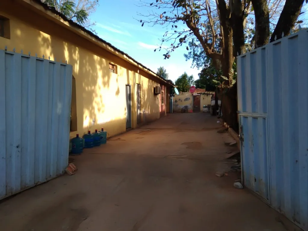 VENDO CASA EN ZONA RESIDENCIAL DE CORONEL OVIEDO — foto 2