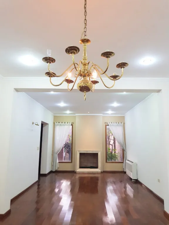 En venta hermosa Residencia en Villa Morra — foto 2
