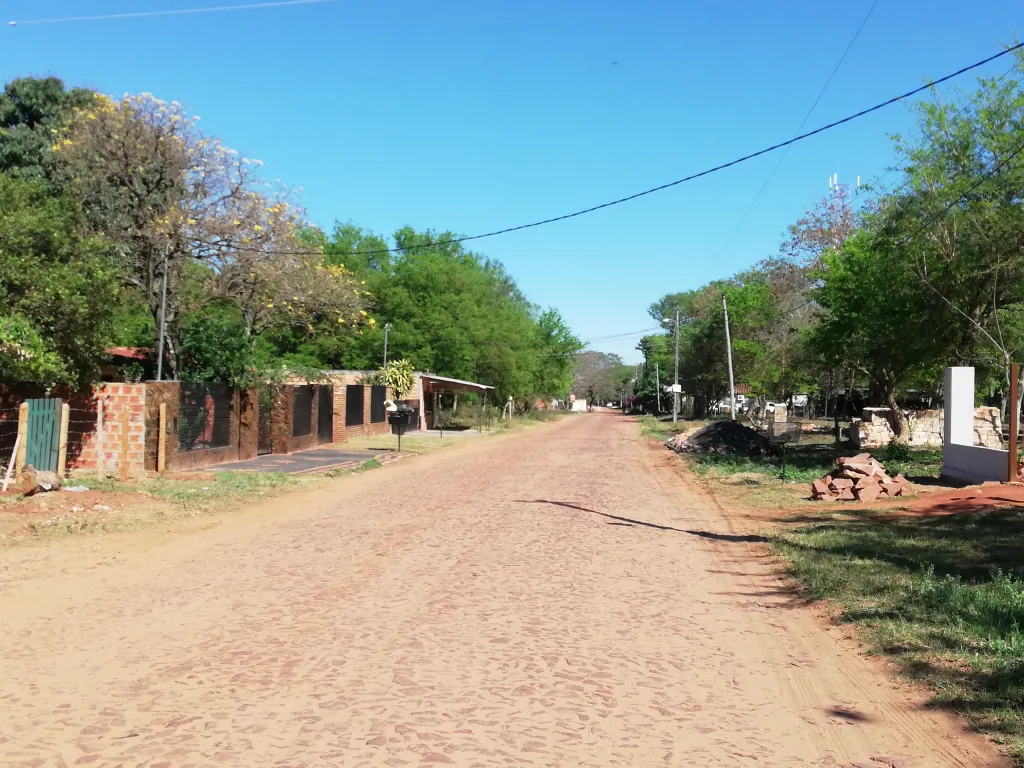 ¡POR TIEMPO LIMITADO! TERRENO AL COSTADO DE FUTURA CALLE ASFALTADA YTORORO, EN YPANÉ — foto 3