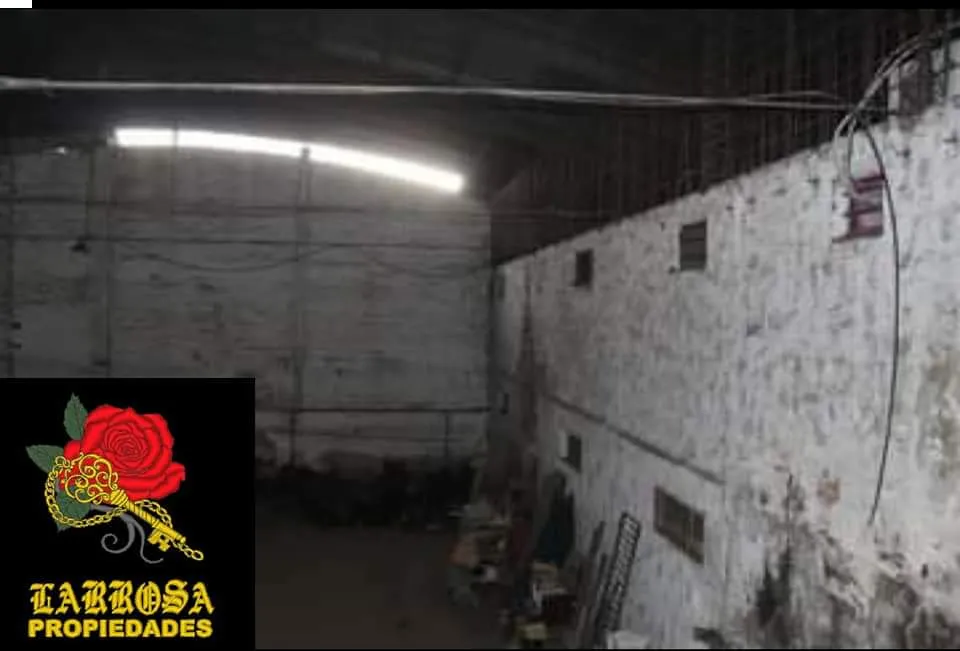 Vendo depósito con salones comerciales — foto 2