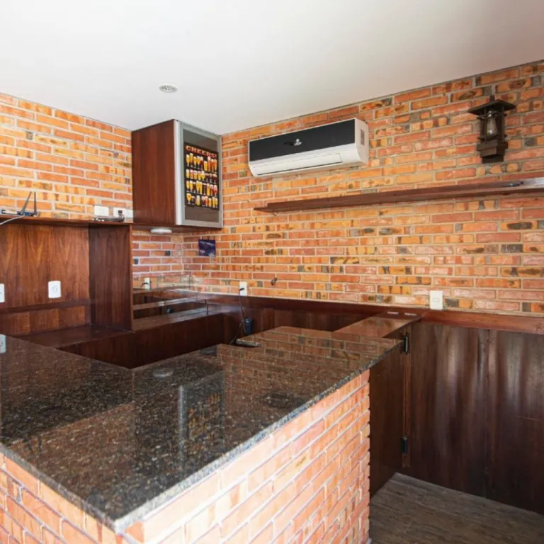 VENDO CASA MINIMALISTA DE 4 DORMITORIOS, A CUADRAS DE LA AVDA. FELIX BOGADO — foto 2