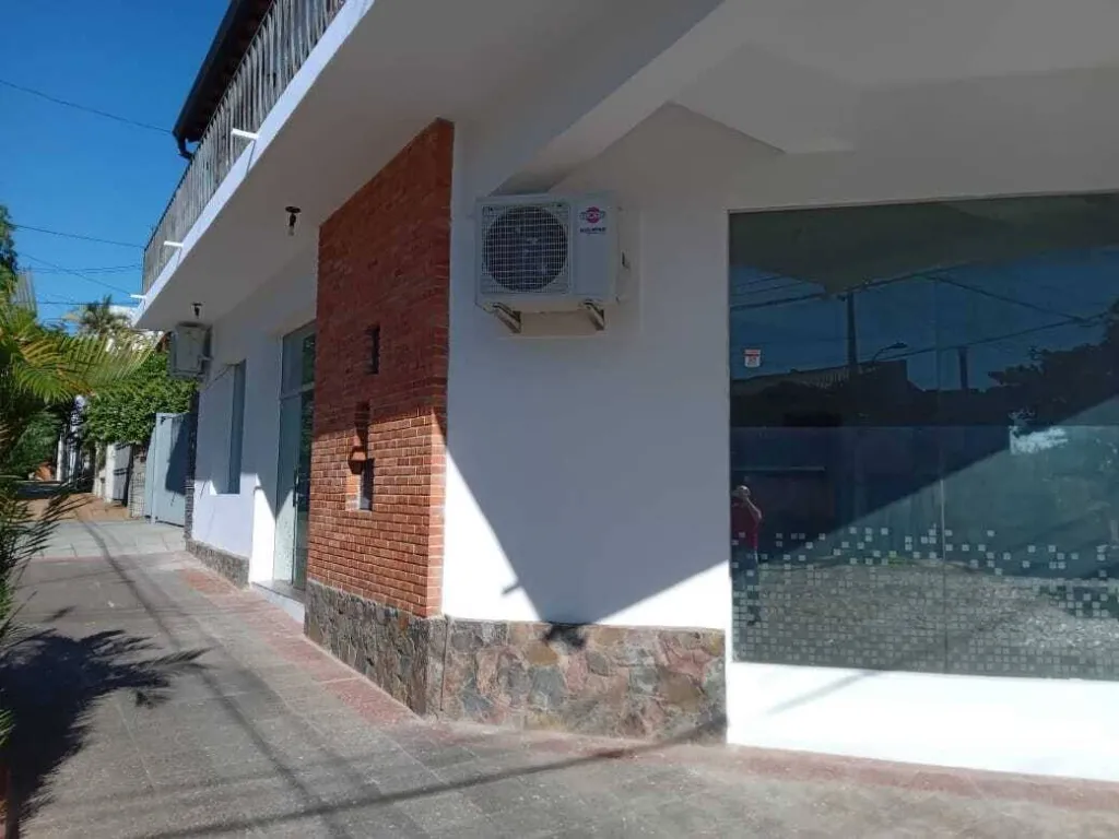 salon comercial en barrio Jara — foto 3