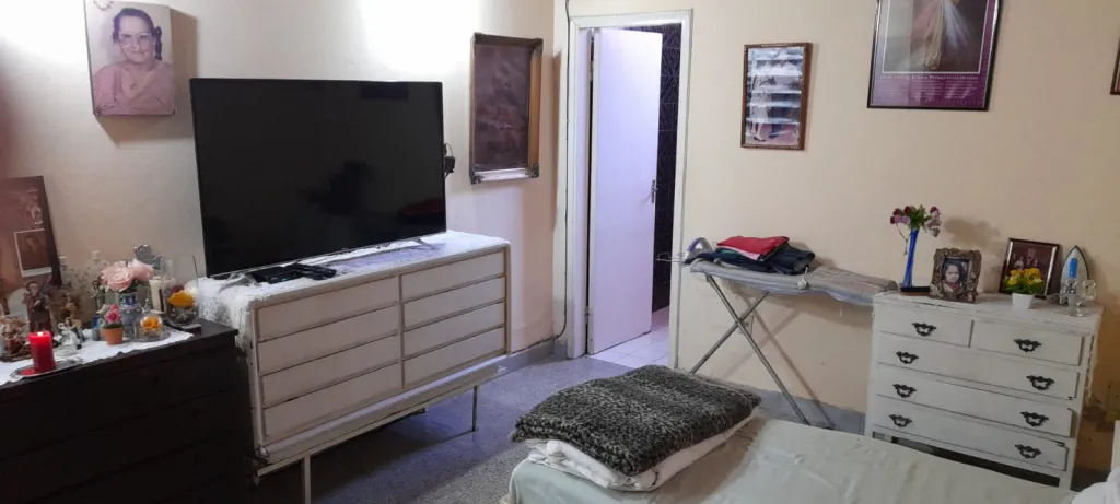 VENDO CASA EN BARRIO JARA. EXCELENTE UBICACION — foto 3